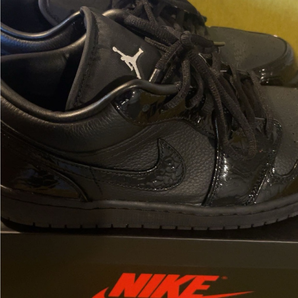 Nike Black Low-Top Sneakers BARELY WORN